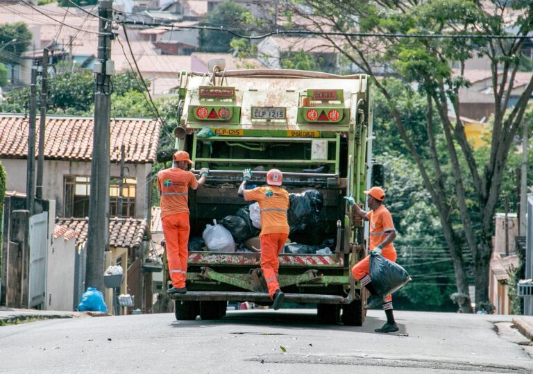 O Que É Caminhão de Coleta Seletiva?